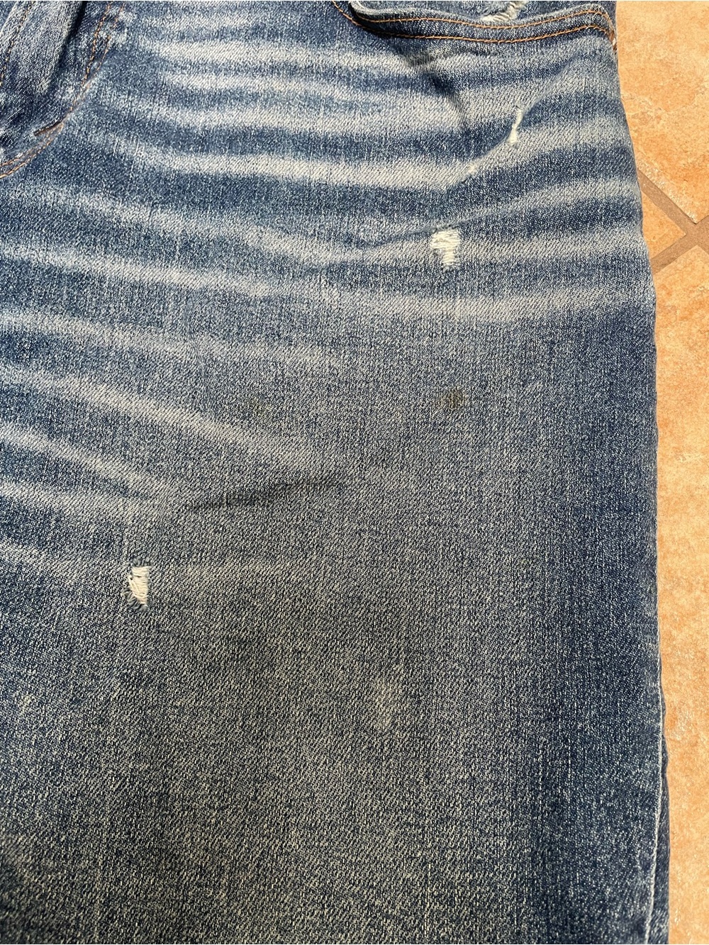 American Eagle Outfitters Men's Washed Dark Blue Distressed Denim Shorts - Picture 2 of 4